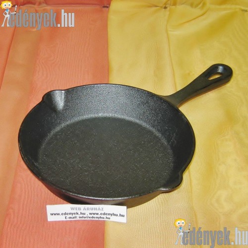 Nyeles öntöttvas serpenyő 20 cm